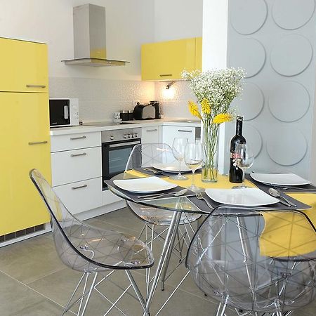 Apartment Livingstone Rijeka Exteriör bild