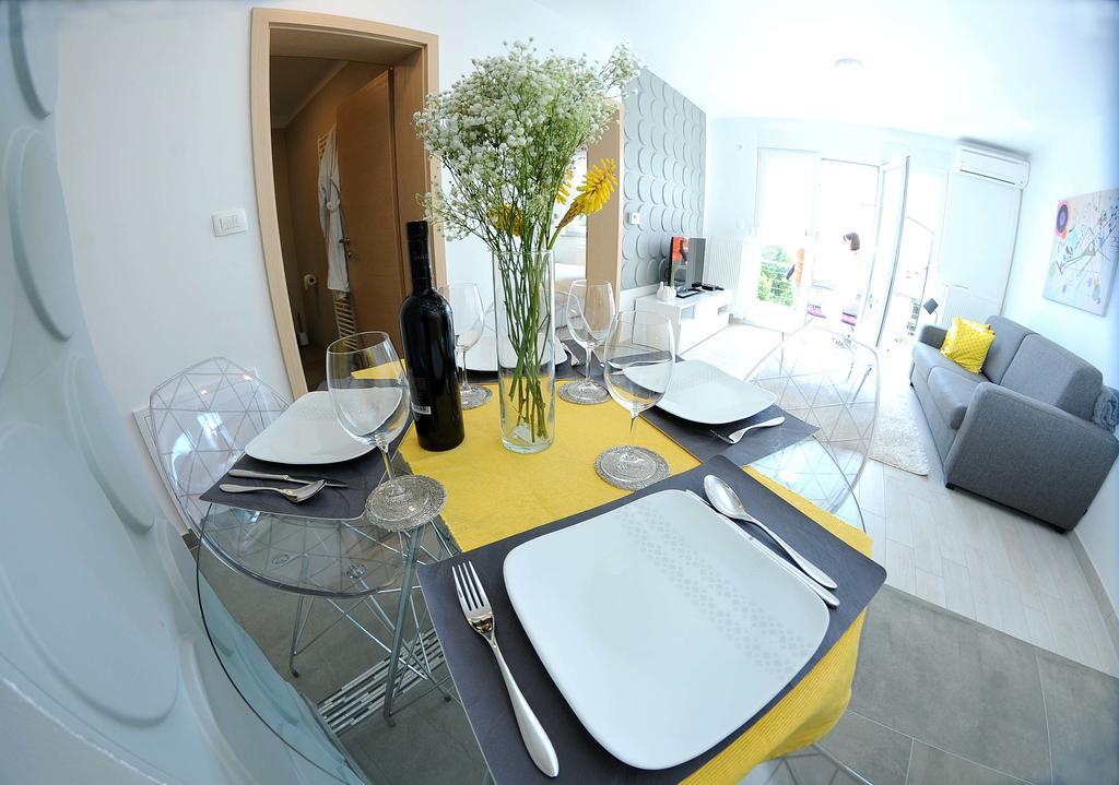 Apartment Livingstone Rijeka Exteriör bild